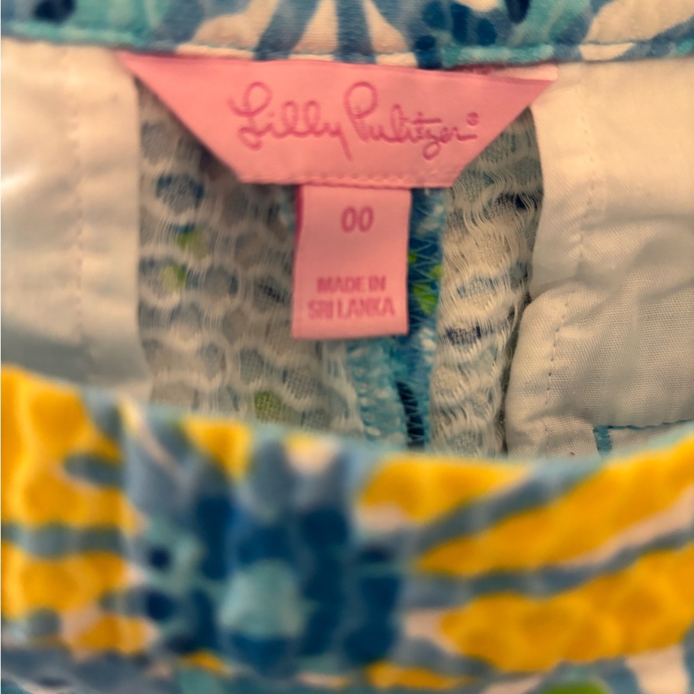 LILLY PULITZER women’s size 00‎ Adie Daisy blue shorts - Picture 3 of 3